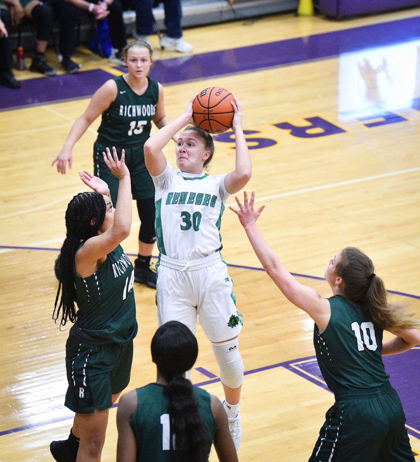 122819-mda-spt-holiday-hoops-034a.jpg